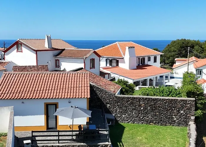 Casa Da Gente By Pontanegraazores Biscoitos (Terceira)